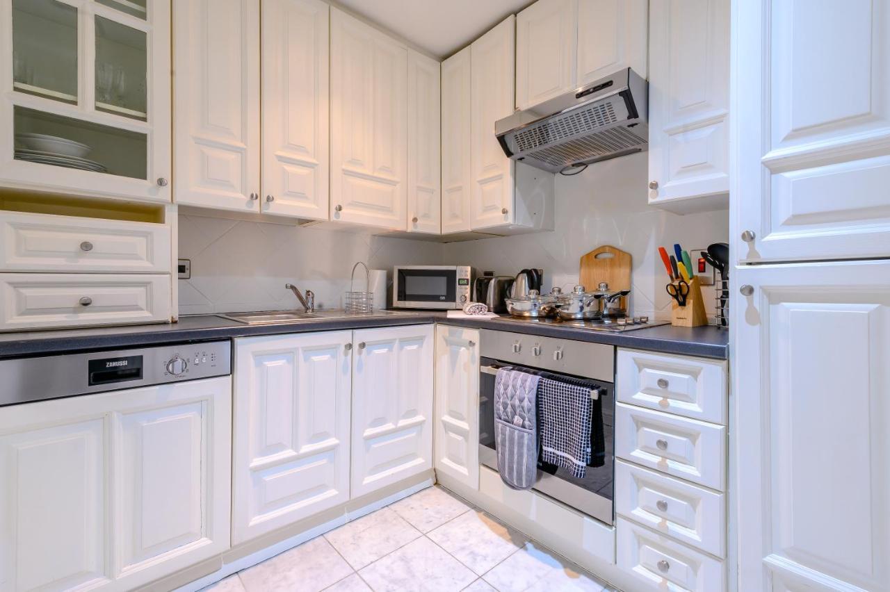 Somerset Court Kensington Apartments Лондон Экстерьер фото