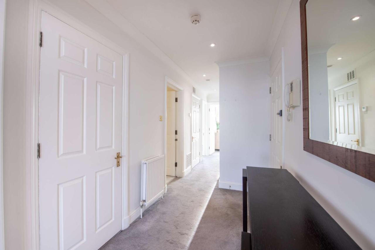 Somerset Court Kensington Apartments Лондон Экстерьер фото