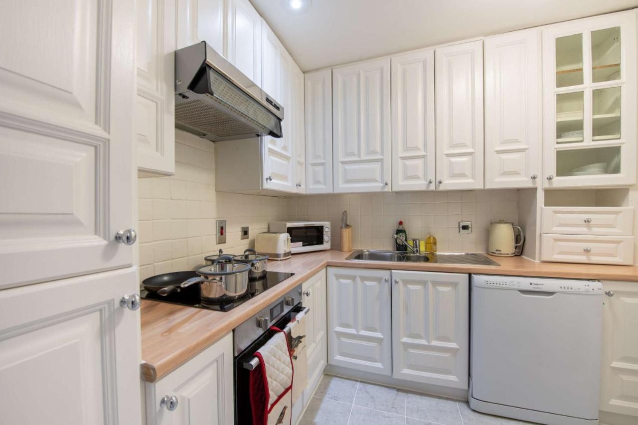 Somerset Court Kensington Apartments Лондон Экстерьер фото