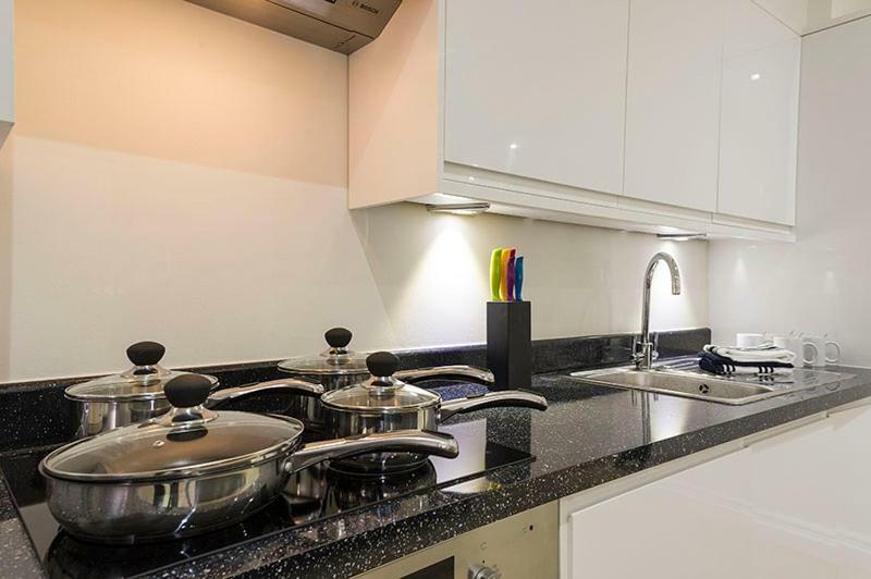 Somerset Court Kensington Apartments Лондон Экстерьер фото