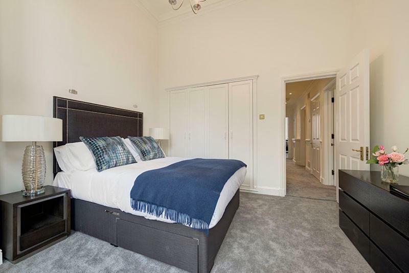 Somerset Court Kensington Apartments Лондон Экстерьер фото